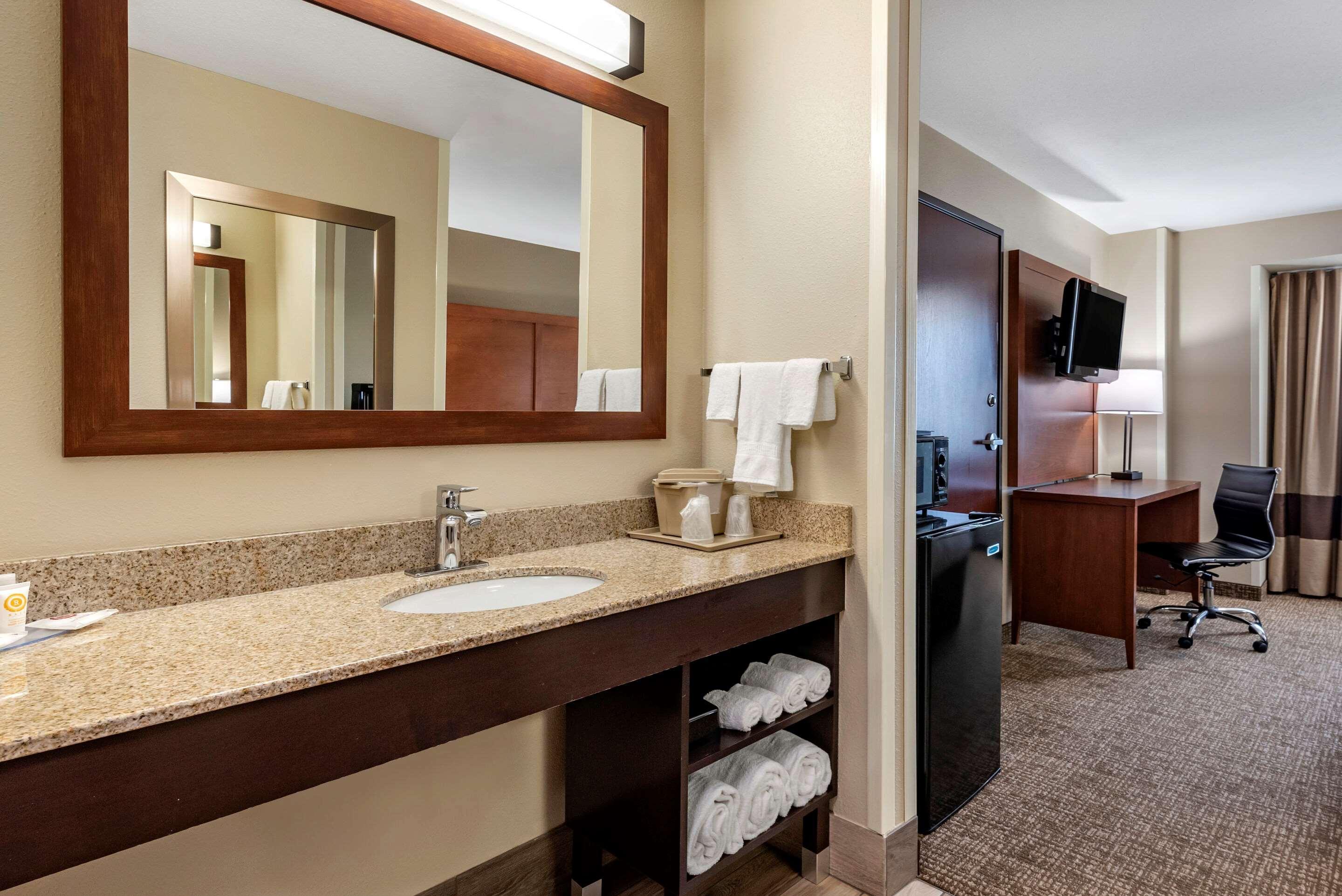 Comfort Inn Portland Near I-84 And I-205 Exterior photo